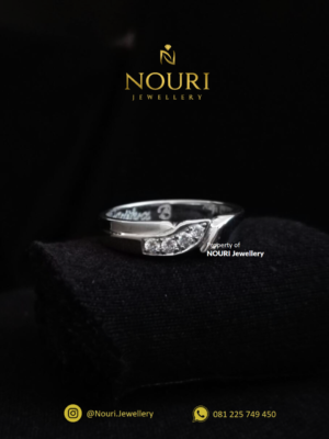 Slide9.png Cincin Kawin Tunangan Soliter Emas Putih NEP039